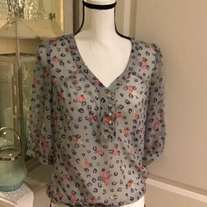 Dmbm 3/4 Sleeves Top. Size Small ❤️